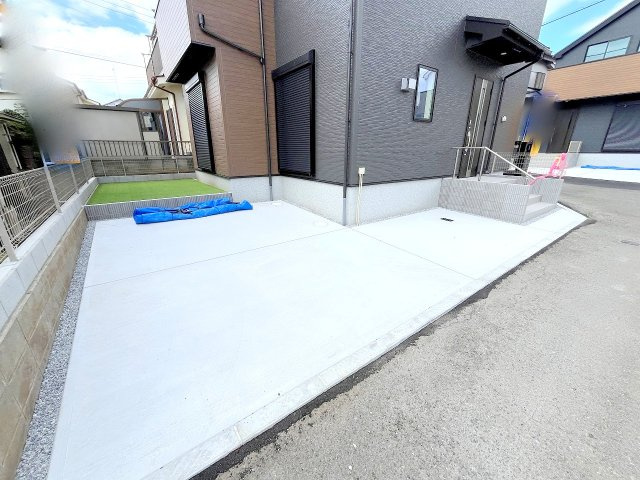 あきる野市草花　全3棟の駐車場