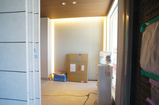 Espoir 宝塚・川面のエントランス