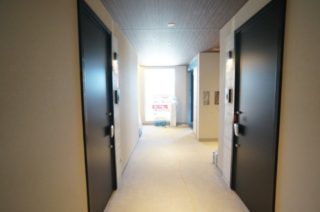 Espoir 宝塚・川面のエントランス