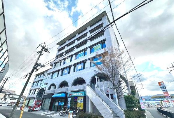 K＆Cプラザの外観