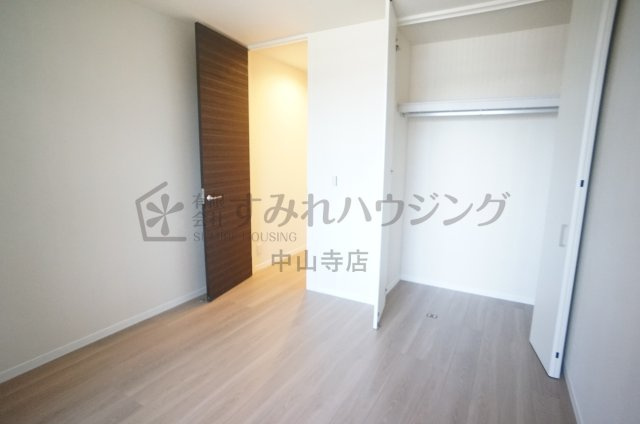 Espoir 宝塚・川面の洋室