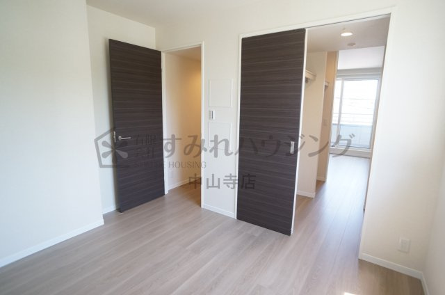 Espoir 宝塚・川面の洋室