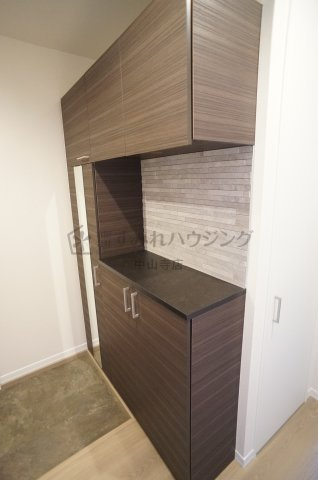 Espoir 宝塚・川面の玄関