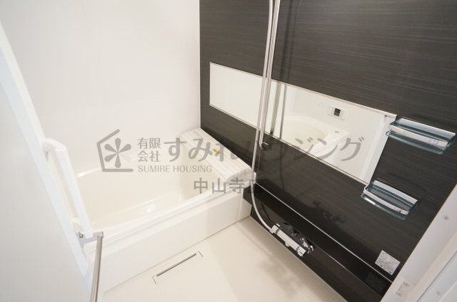 Espoir 宝塚・川面の浴室