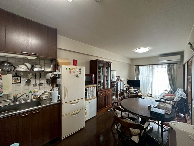 【居間・リビング】 | クリーンピア松江奥谷 | 日当たり良好なリビングスペースです。