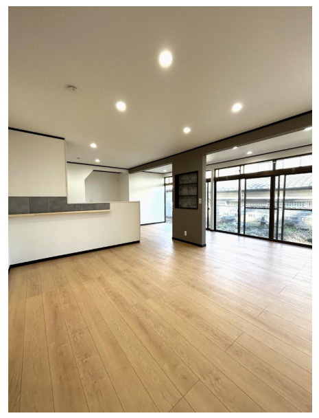 福島市蓬莱町一丁目　中古戸建の居間・リビング