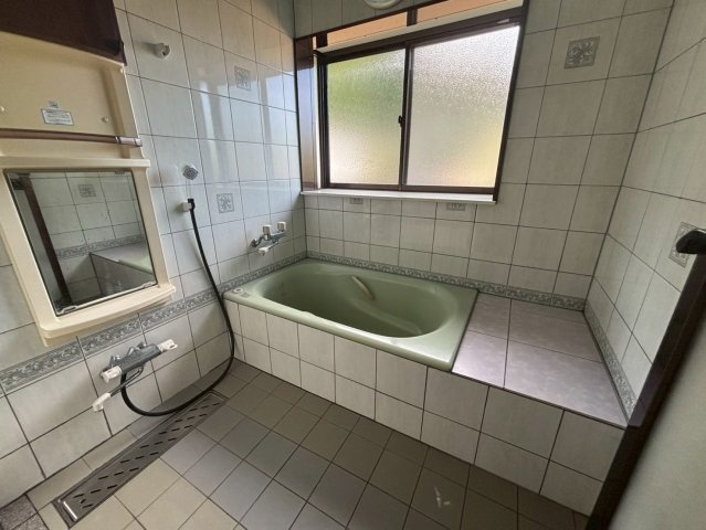 潮来市須賀　中古戸建の浴室