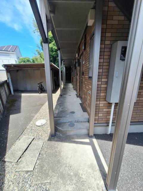 アゼリアのロビー