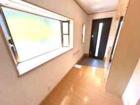 滑川町羽尾 中古戸建の玄関