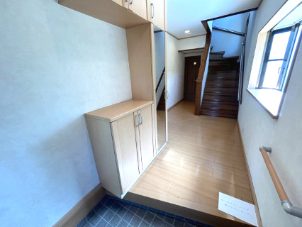 滑川町羽尾 中古戸建の玄関