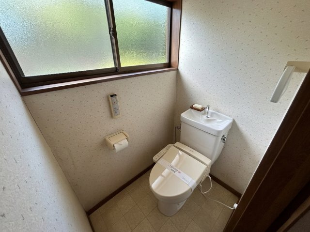 滑川町羽尾 中古戸建のトイレ|２階 トイレ