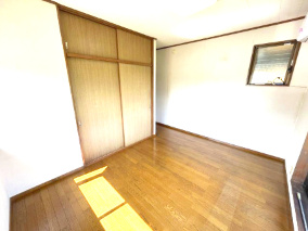 滑川町羽尾 中古戸建の収納|２階 洋室（６.５帖）収納