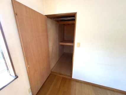 滑川町羽尾 中古戸建の収納|２階 洋室（６帖）収納