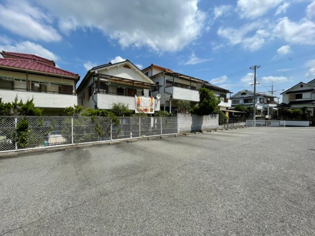 サンシティ今寺の駐車場