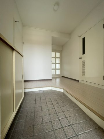 サンシティ今寺の玄関