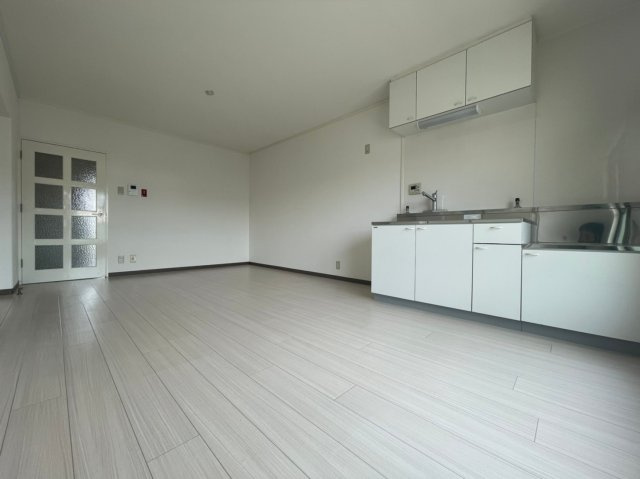 サンシティ今寺の居間・リビング