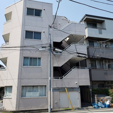ラビットイン柳下のエントランス