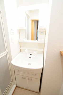 【独立洗面台】 | クラール・シーズンⅡ | ※同物件・反転タイプの写真です。