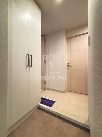 トレヴァンス梅田の玄関|同マンション別部屋：参考写真
