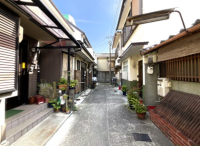 【前面道路含む現地写真】 | 上京区御前通下立売上る三丁目東入三助町　中古戸建 | 前面道路は非道路です。詳しくは《担当：鷲見》までお気軽にご連絡下さい！内覧するだけなら料金はかかりません。迷った時は、お気軽に内覧のご予約をヽ(^。^)ノ