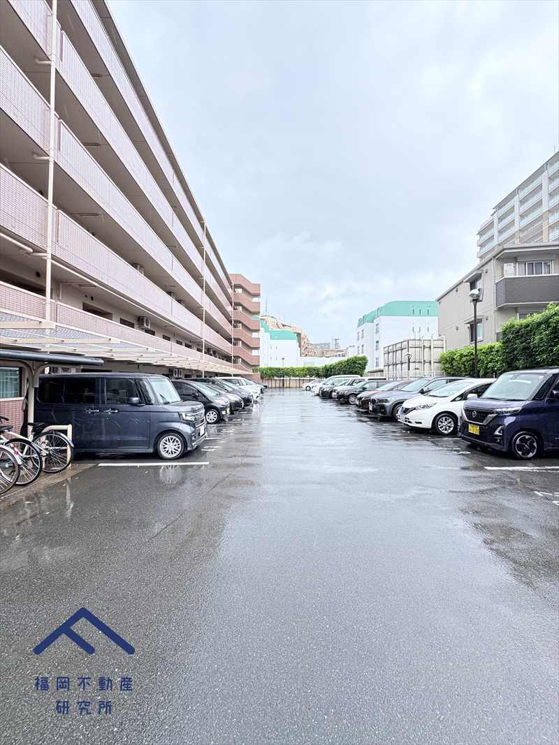 東峰マンション大橋Ⅱの駐車場