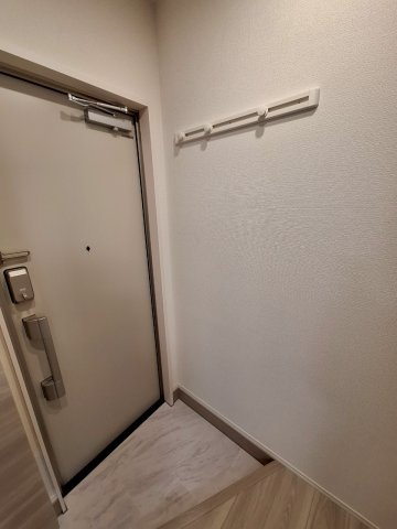メゾネシア雪ヶ谷の玄関