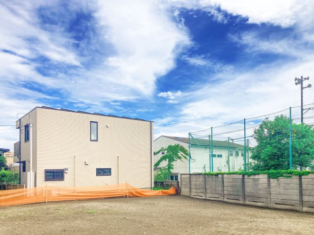 宅地分譲［藤沢市片瀬海岸２丁目］の前面道路含む現地写真