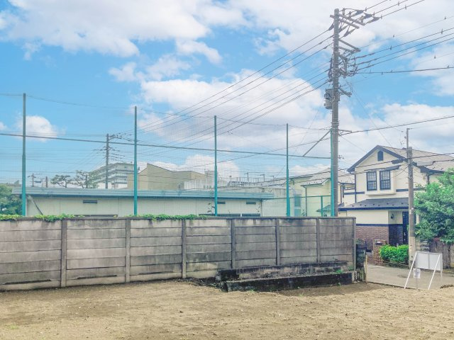 宅地分譲［藤沢市片瀬海岸２丁目］の前面道路含む現地写真