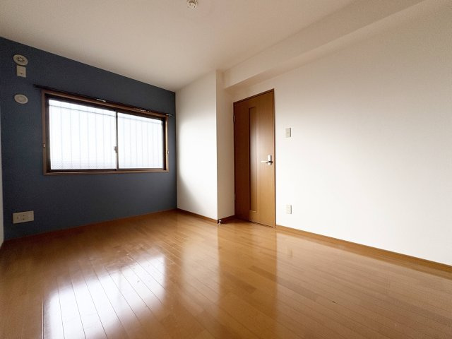【寝室】 | 鯉田マンション