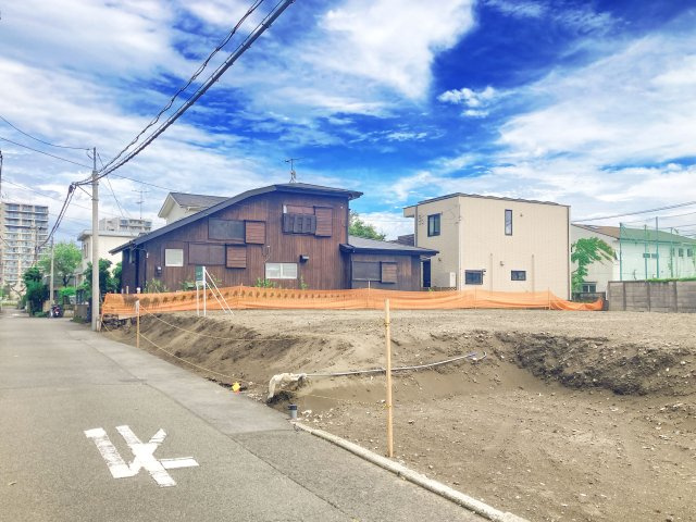 宅地分譲［藤沢市片瀬海岸２丁目］の前面道路含む現地写真