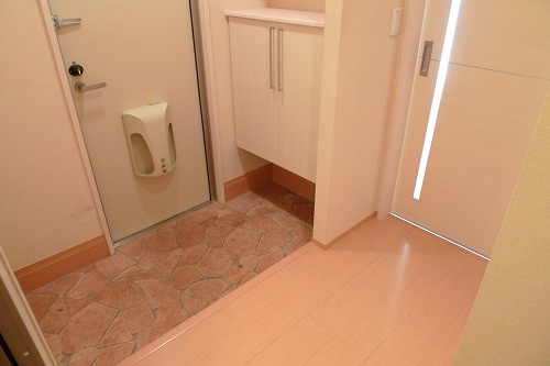 クレソンの玄関