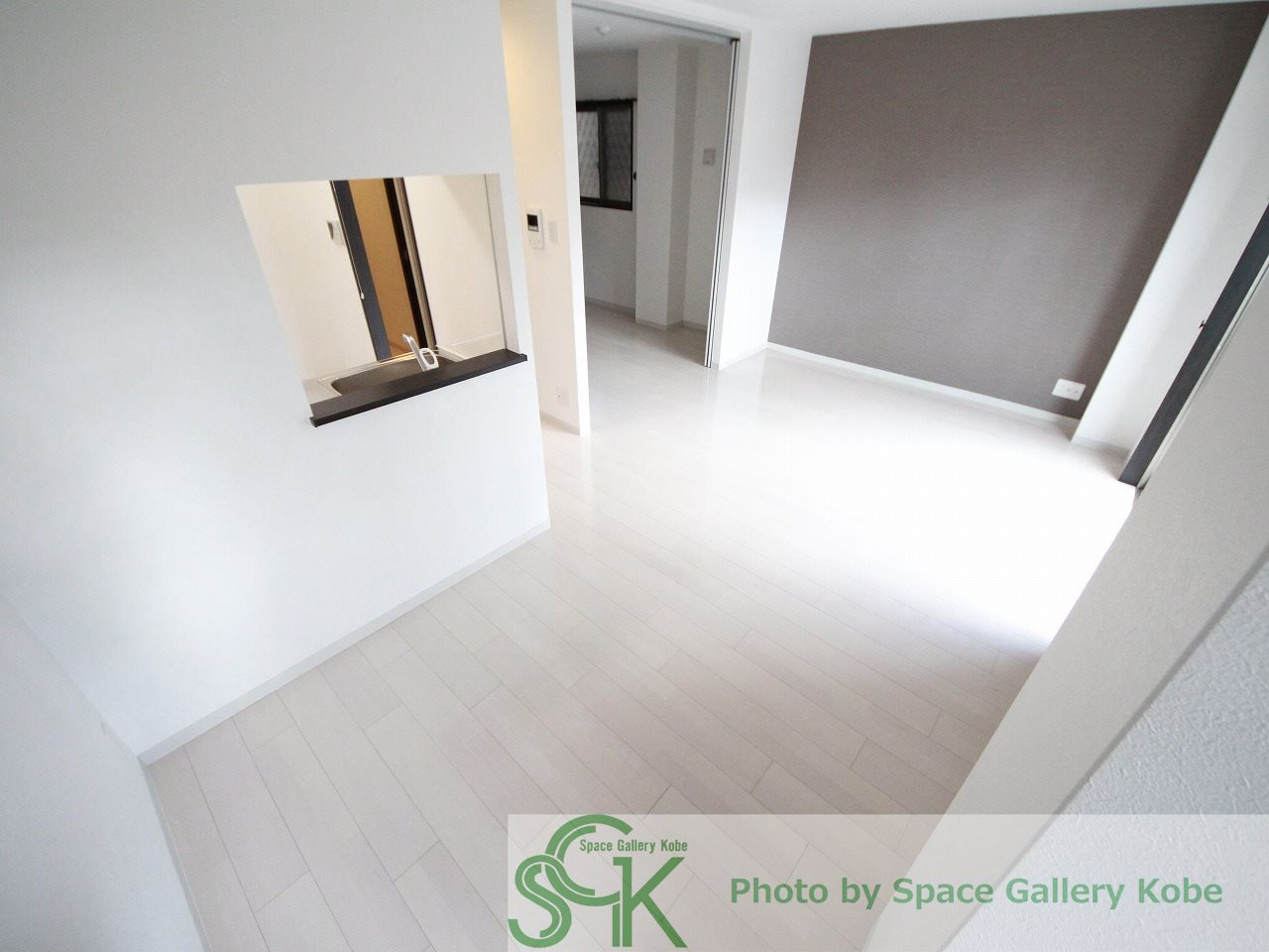 SORATOUMI海岸通の寝室|※お部屋により仕様が異なる可能性があります。