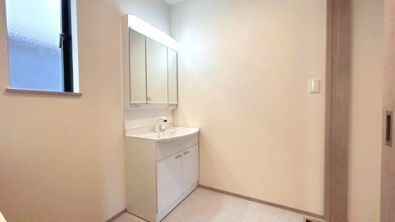 沼津市東熊堂　新築戸建　全２棟　２号棟の独立洗面台|現地写真