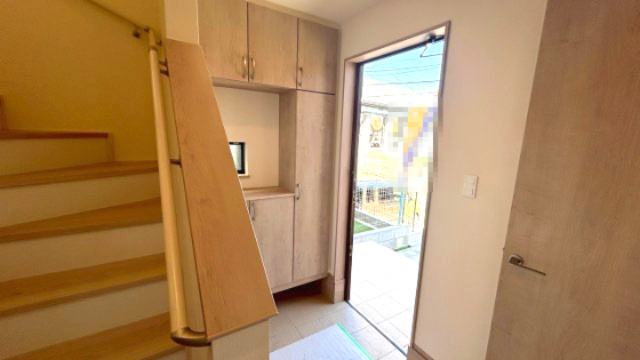 沼津市東熊堂　新築戸建　全２棟　２号棟の玄関|現地写真