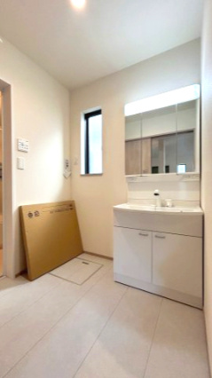 沼津市東熊堂　新築戸建　全２棟　２号棟の脱衣所|現地写真