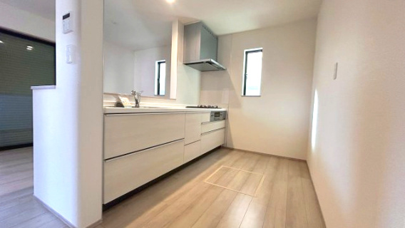 沼津市東熊堂　新築戸建　全２棟　２号棟のキッチン|現地写真