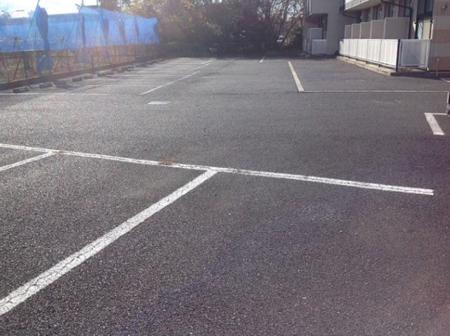 クラッセの駐車場