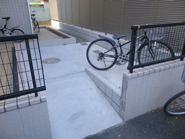 ウダガワハウジングのその他共用部分|★敷地内駐輪場★バイク相談★