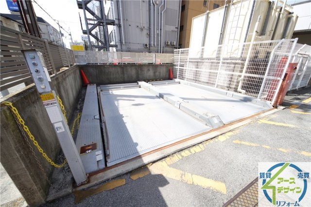 サンロード・スクエア・ショウワの駐車場