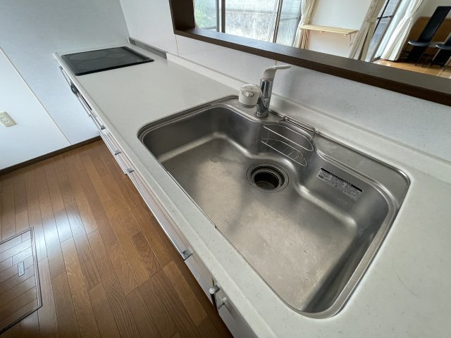 須賀川市和田弥六内　中古戸建　第三小・第三中のキッチン|リフォームのご相談も受け付けておりますのでお気軽にお問い合わせください。