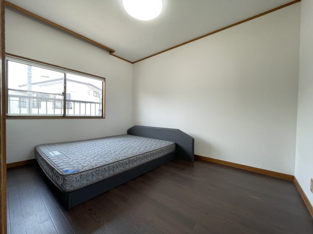 須賀川市和田弥六内　中古戸建　第三小・第三中の洋室|2階洋室は以前床張り替え致しました。