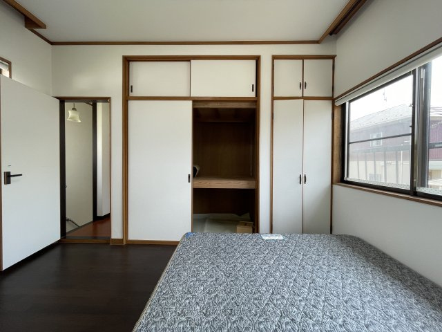 須賀川市和田弥六内　中古戸建　第三小・第三中の洋室|押し入れからクローゼットへリフォームしお洋服を収納しやすくしませんか？