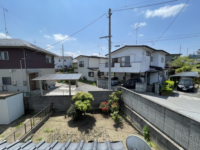 須賀川市和田弥六内　中古戸建　第三小・第三中の展望|お庭の周りが塀で囲まれている為、隣地からの目線が気になりません♪プライベート空間をお楽しみいただけます。