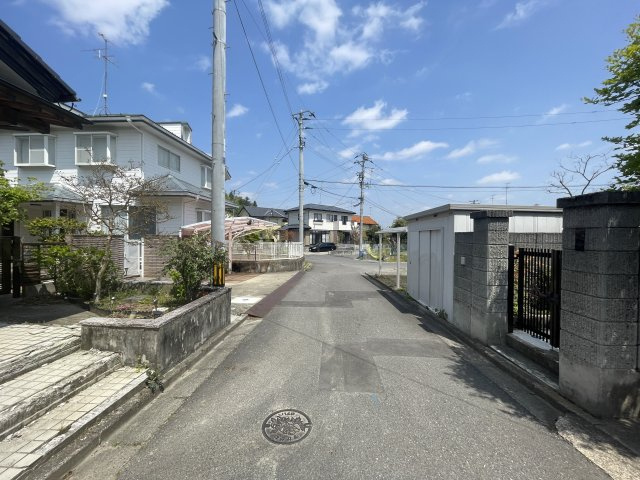須賀川市和田弥六内　中古戸建　第三小・第三中の前面道路含む現地写真|前面道路