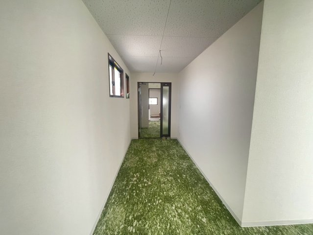 四郷町貸事務所の内装