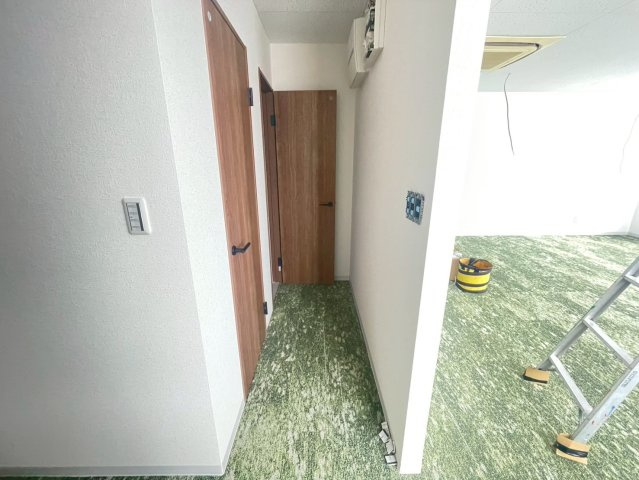 四郷町貸事務所の内装