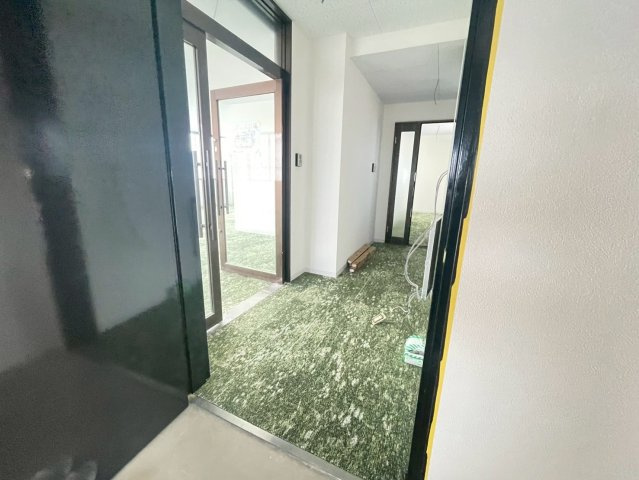 四郷町貸事務所の内装