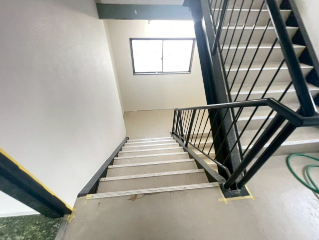 四郷町貸事務所の内装