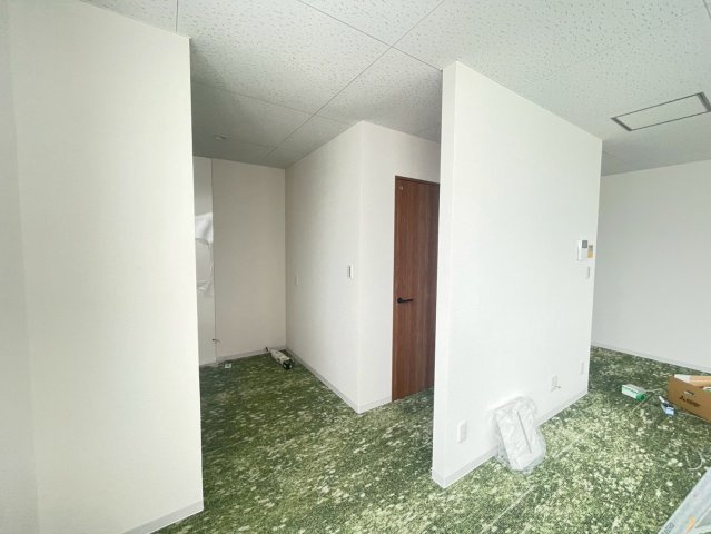 四郷町貸事務所の内装