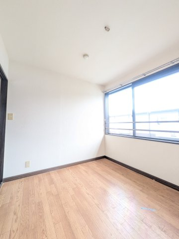 コートヒルズの洋室